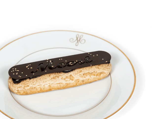 Éclair au chocolat